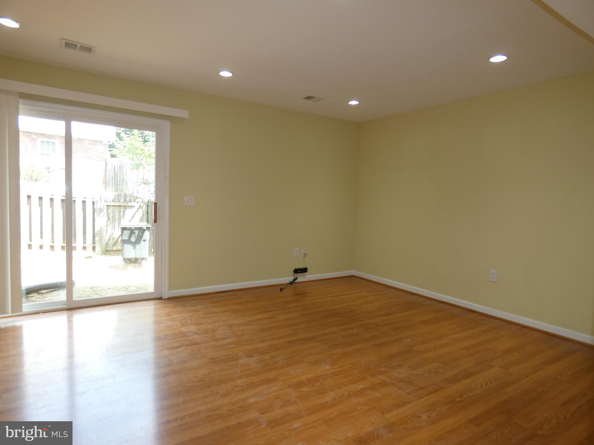 DALE CITY - Residential Lease