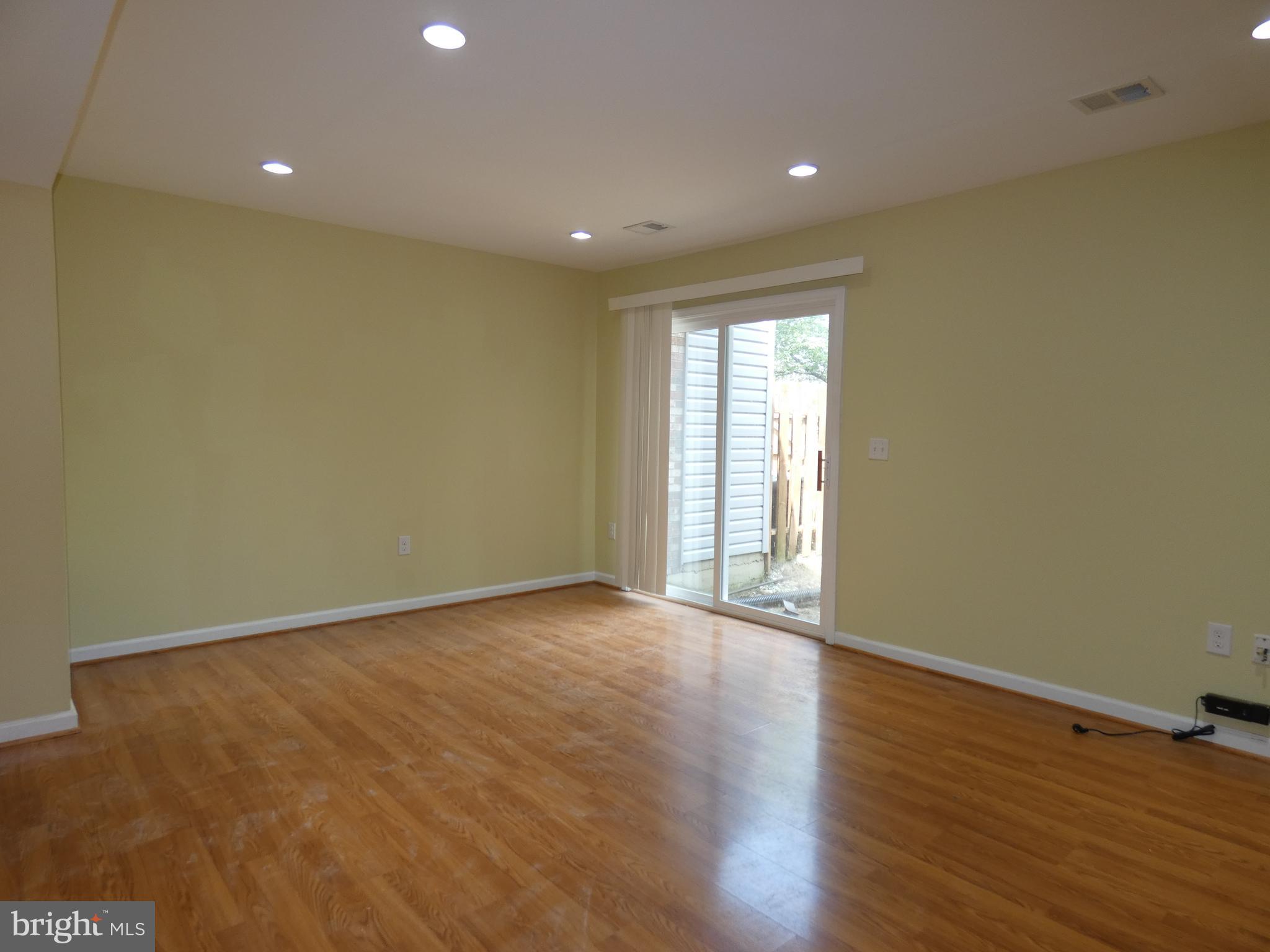 DALE CITY - Residential Lease