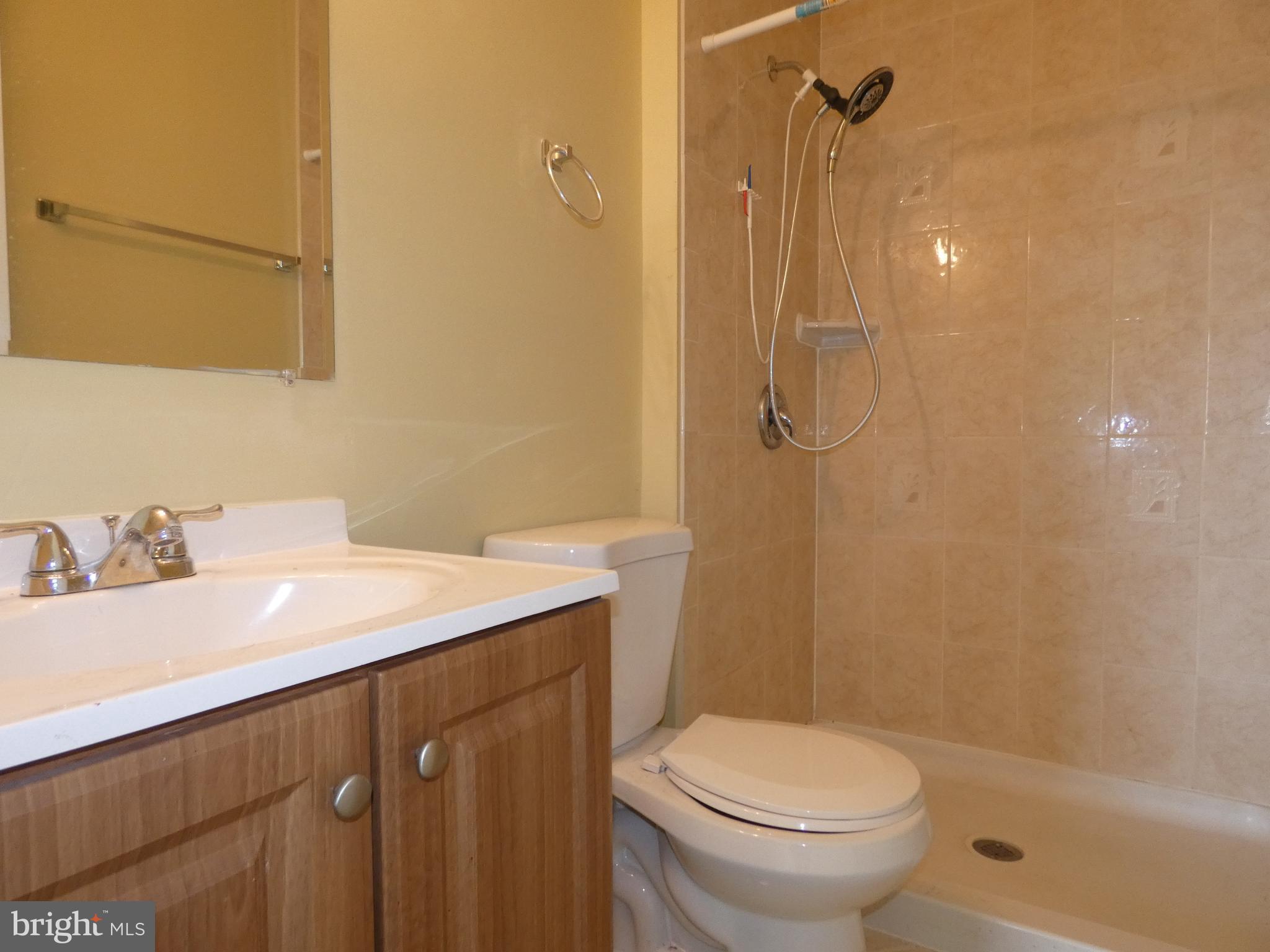 DALE CITY - Residential Lease