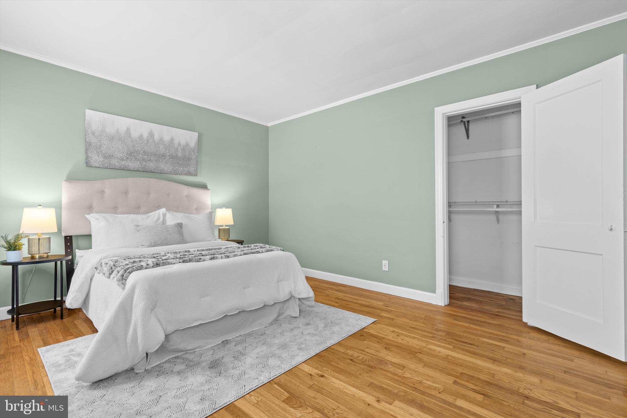 ARLINGTON VILLAGE COURTYARD - Residential