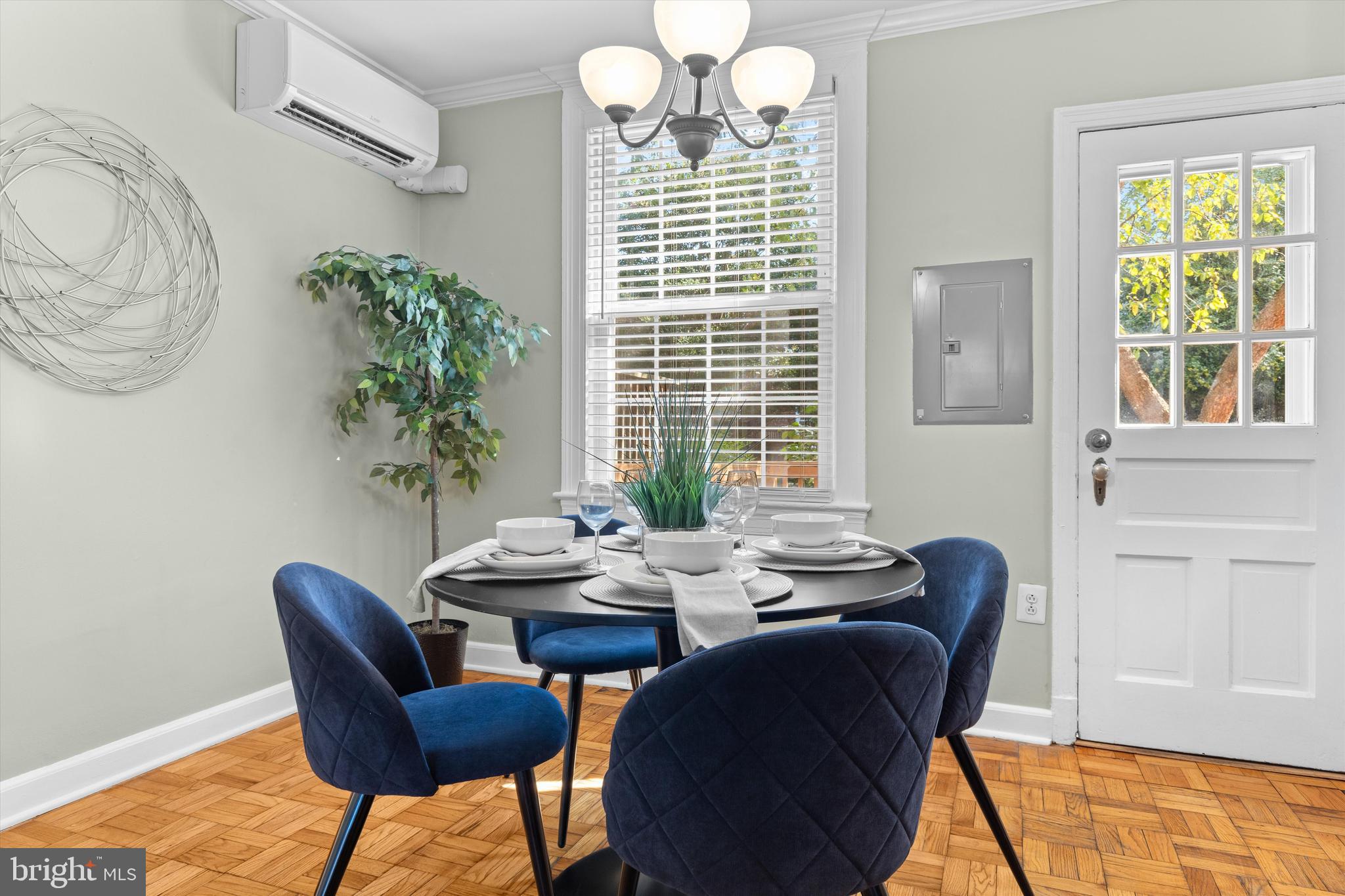 ARLINGTON VILLAGE COURTYARD - Residential