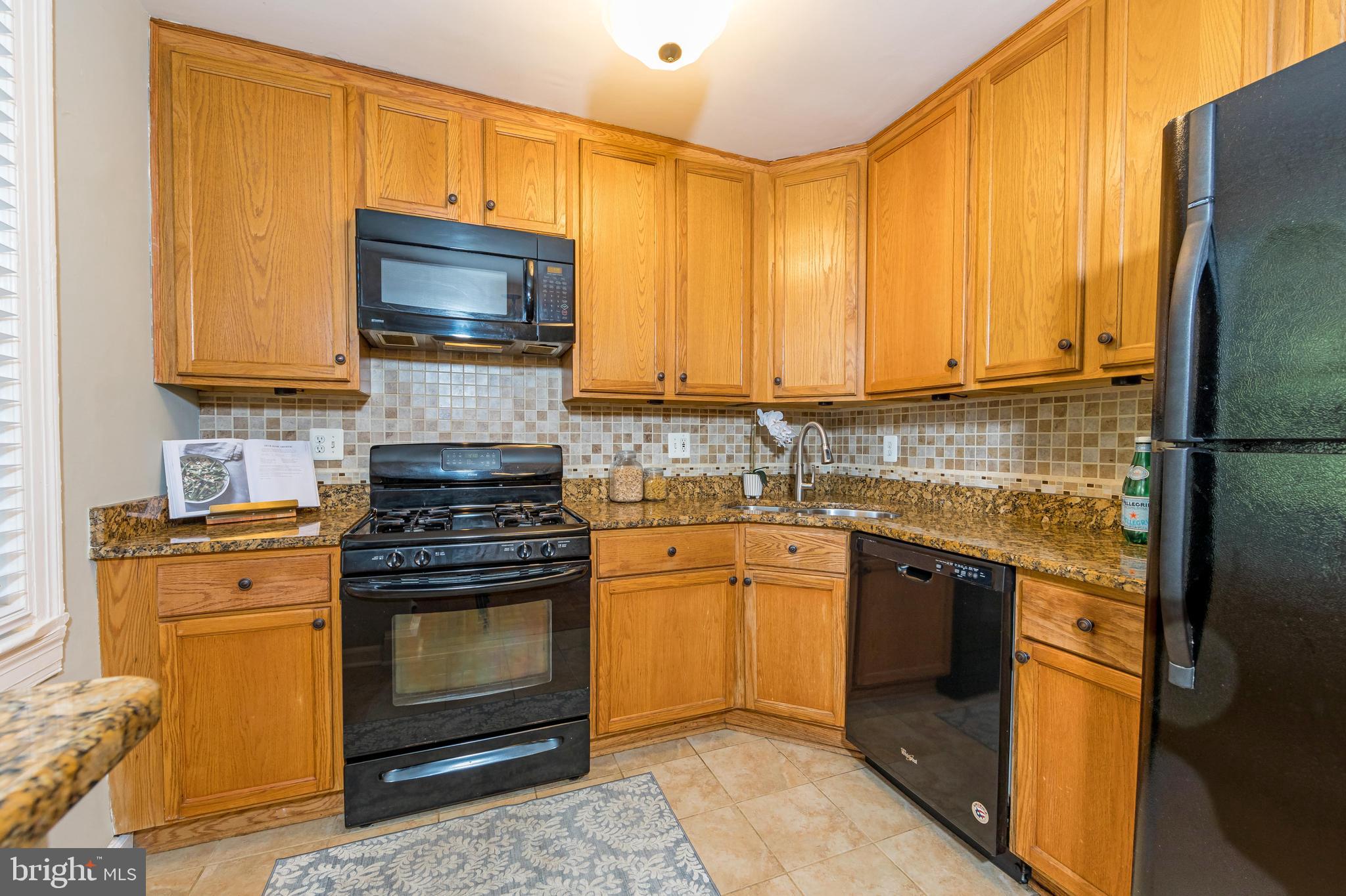 ARLINGTON VILLAGE COURTYARD - Residential