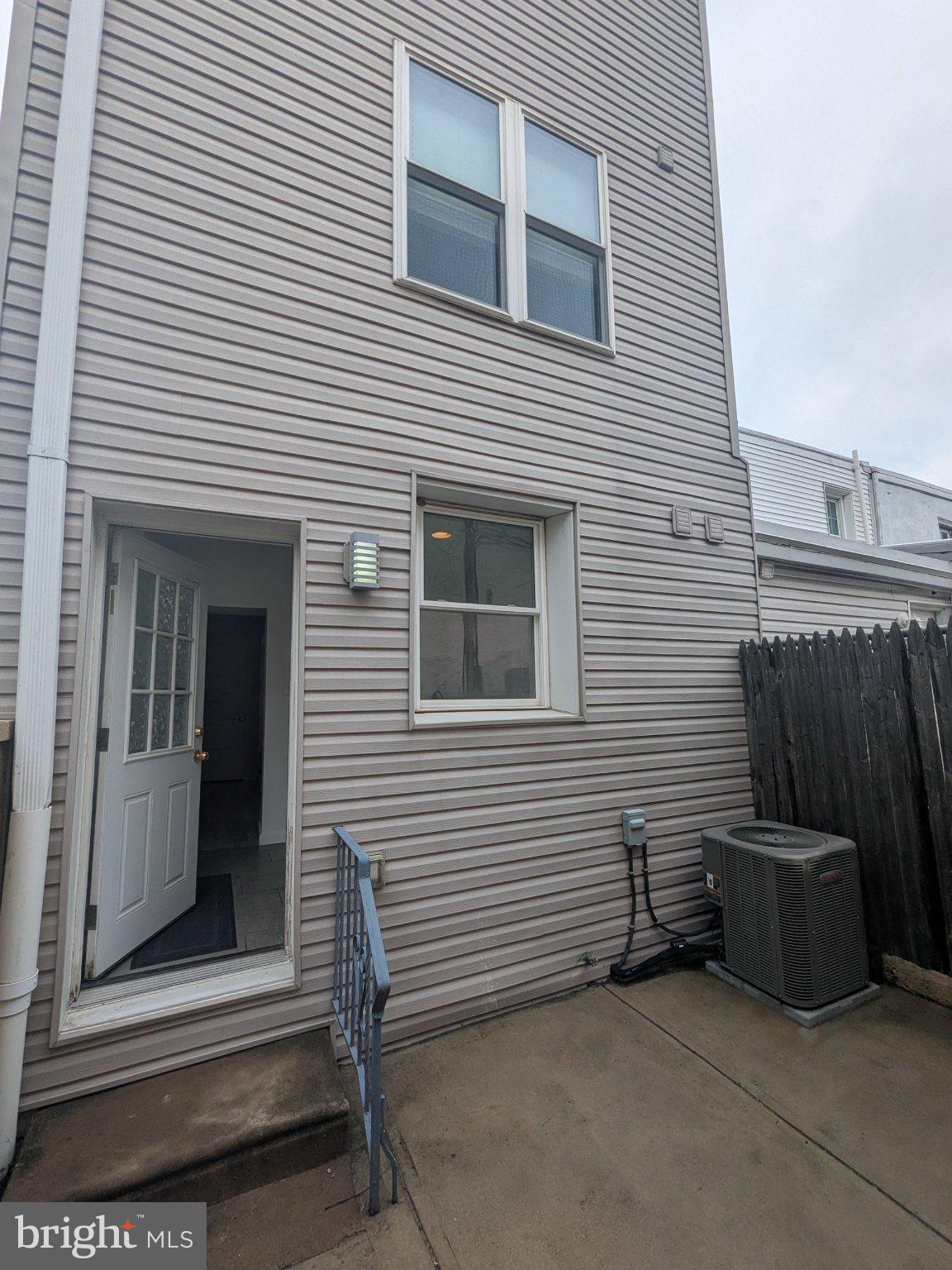 2609 ALMOND STREET