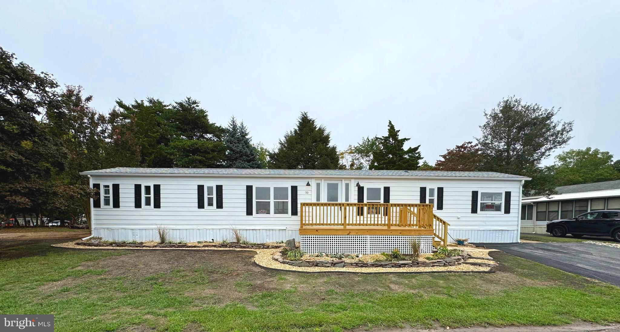 COLONIAL EAST MHP - Residential