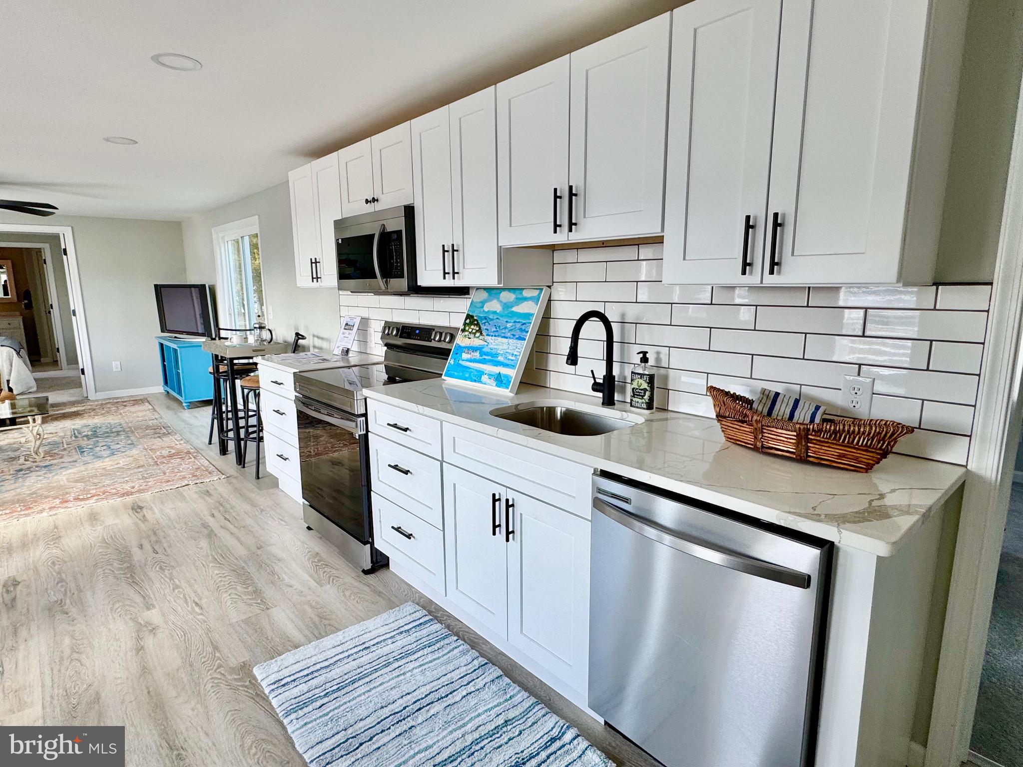 COLONIAL EAST MHP - Residential