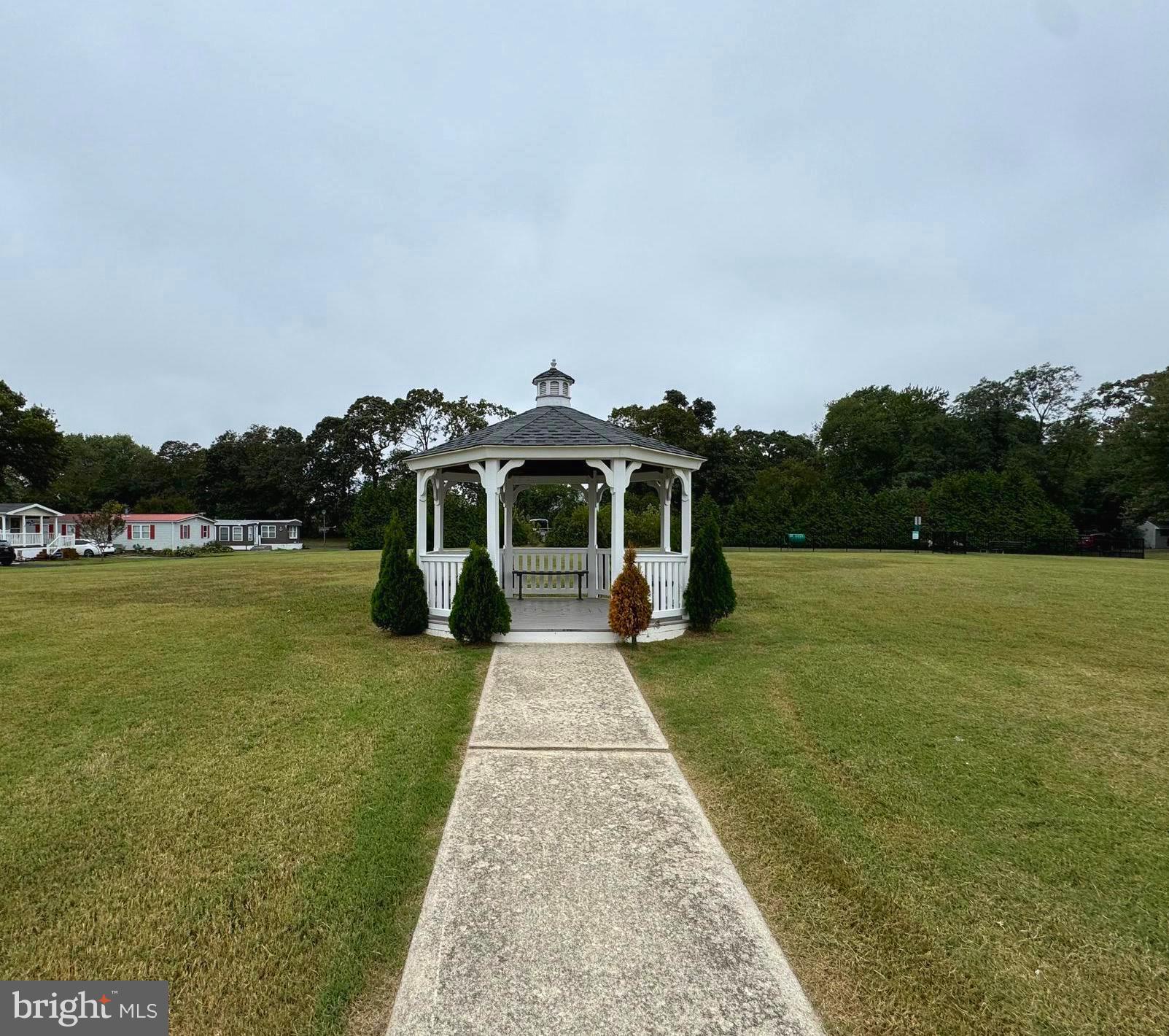 COLONIAL EAST MHP - Residential