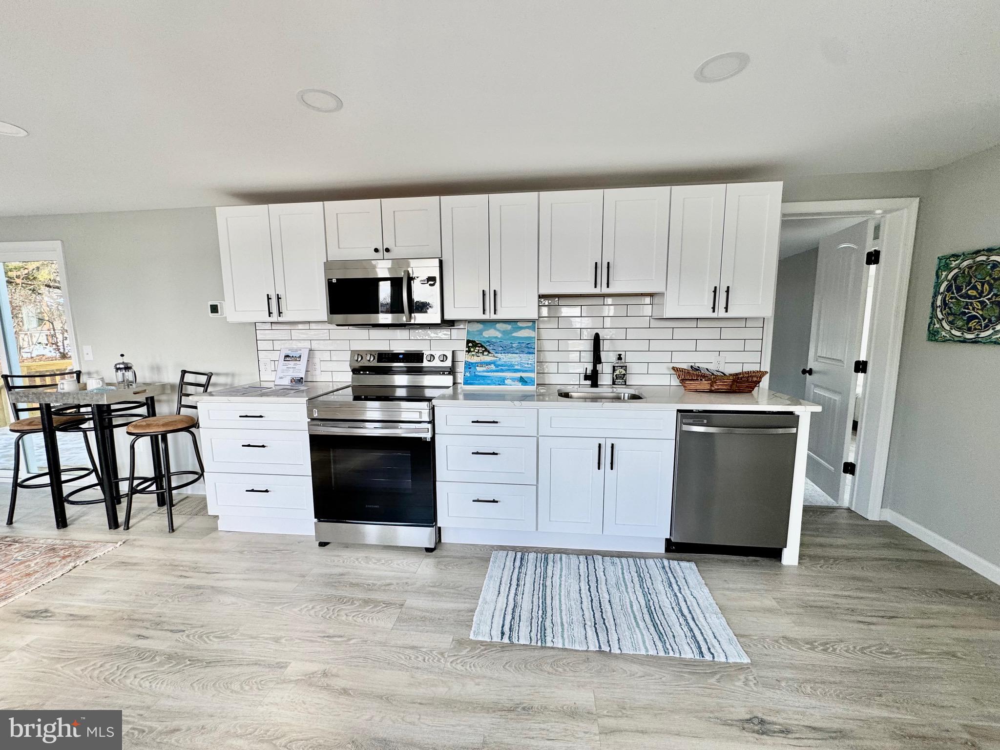 COLONIAL EAST MHP - Residential