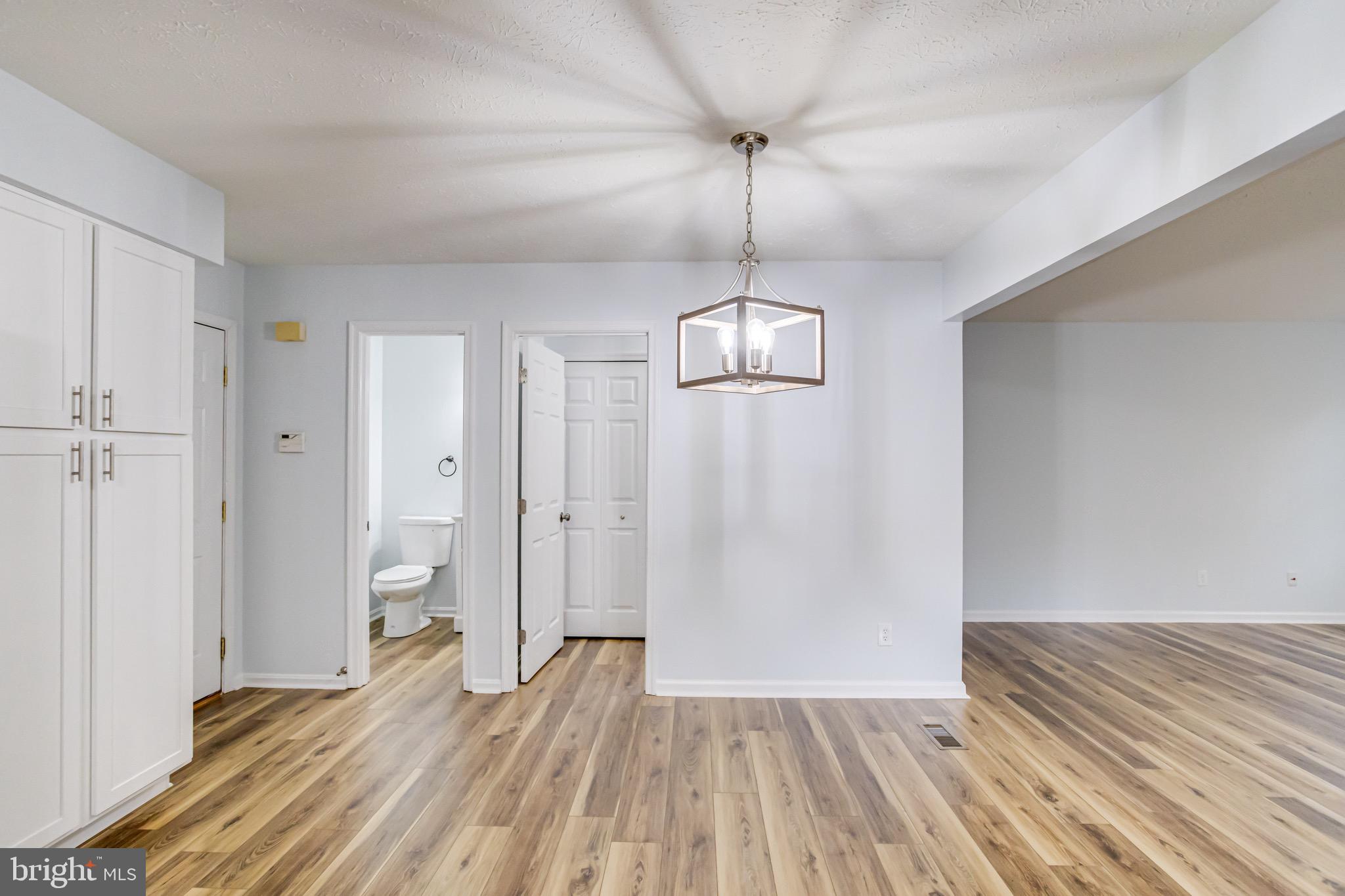 RIVERSIDE - Residential