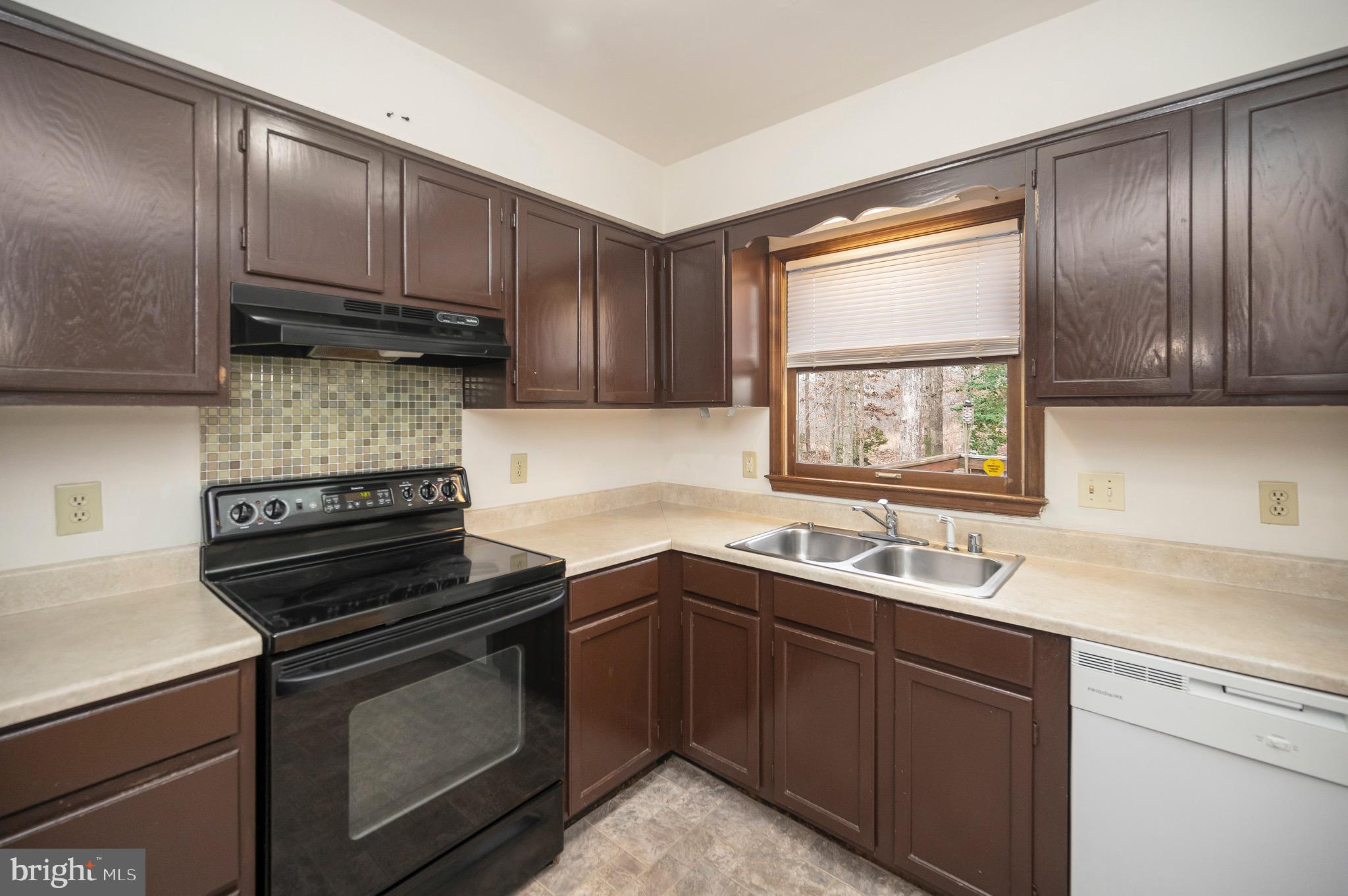 PLANTATION FOREST - Residential Lease