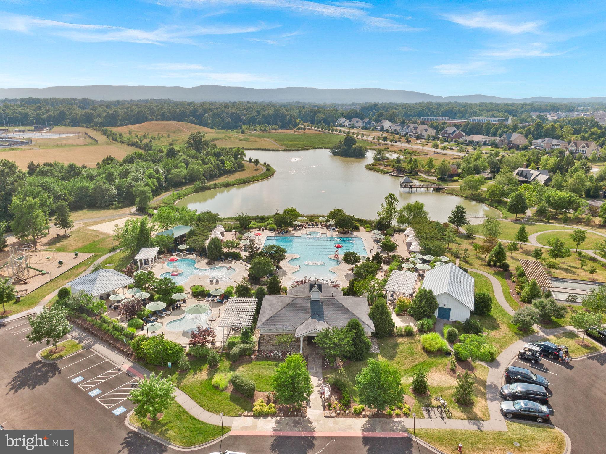 GREENS SOUTH AT WILLOWSF - Residential