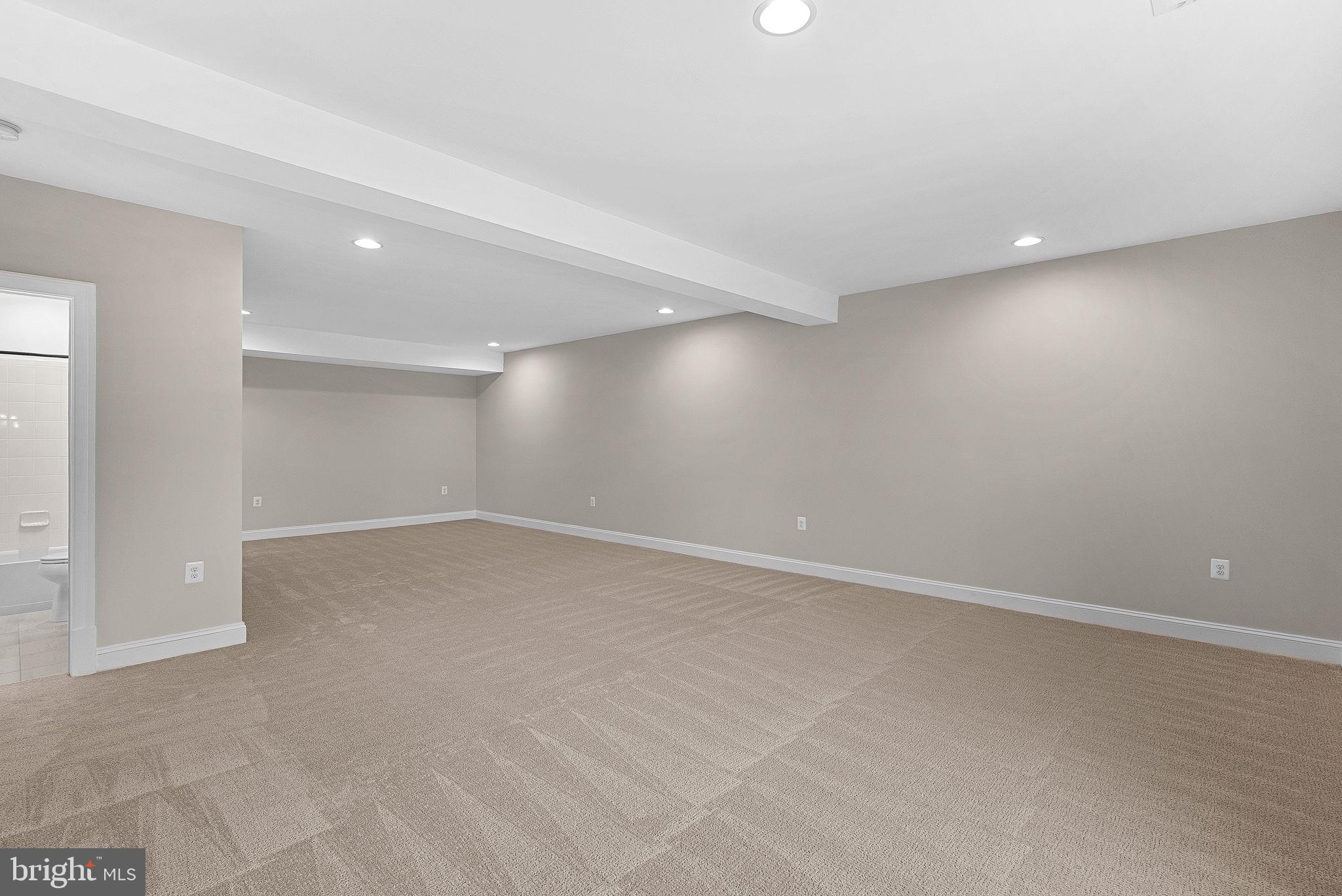 GREENS SOUTH AT WILLOWSF - Residential