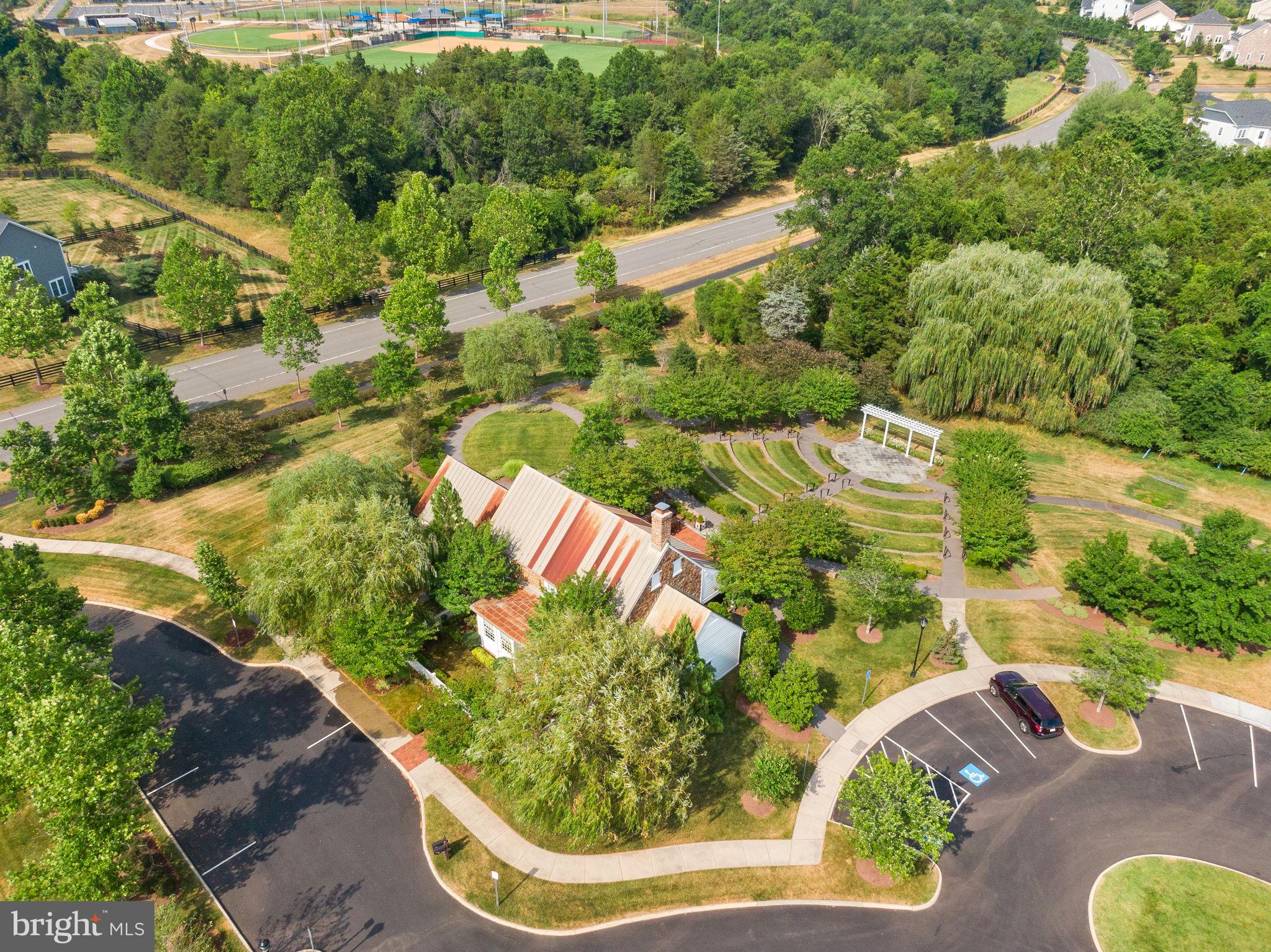 GREENS SOUTH AT WILLOWSF - Residential