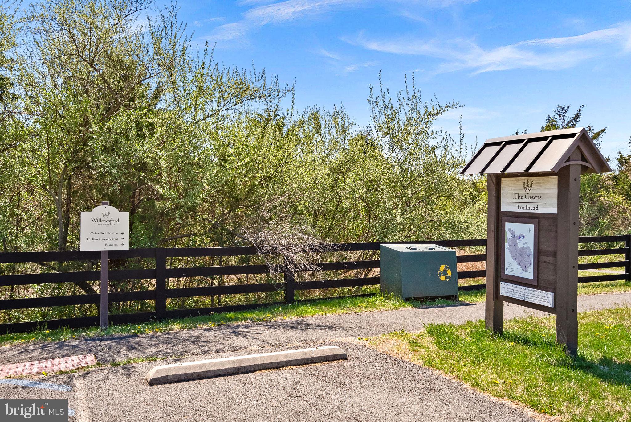 GREENS SOUTH AT WILLOWSF - Residential