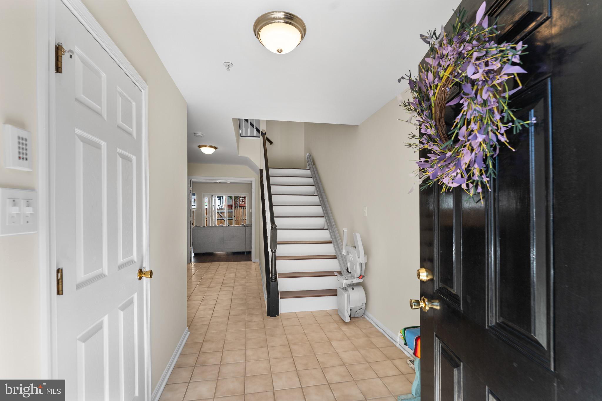 8711 RIVERSCAPE COURT