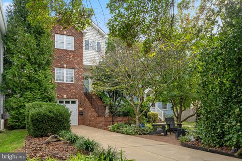 1613 CHARLES STREET FREDERICKSBURG VA 22401