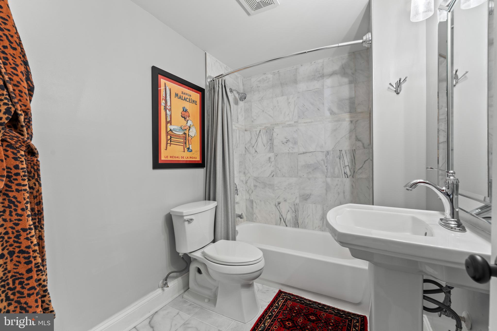 DOWNTOWN FREDERICKSBURG - Residential