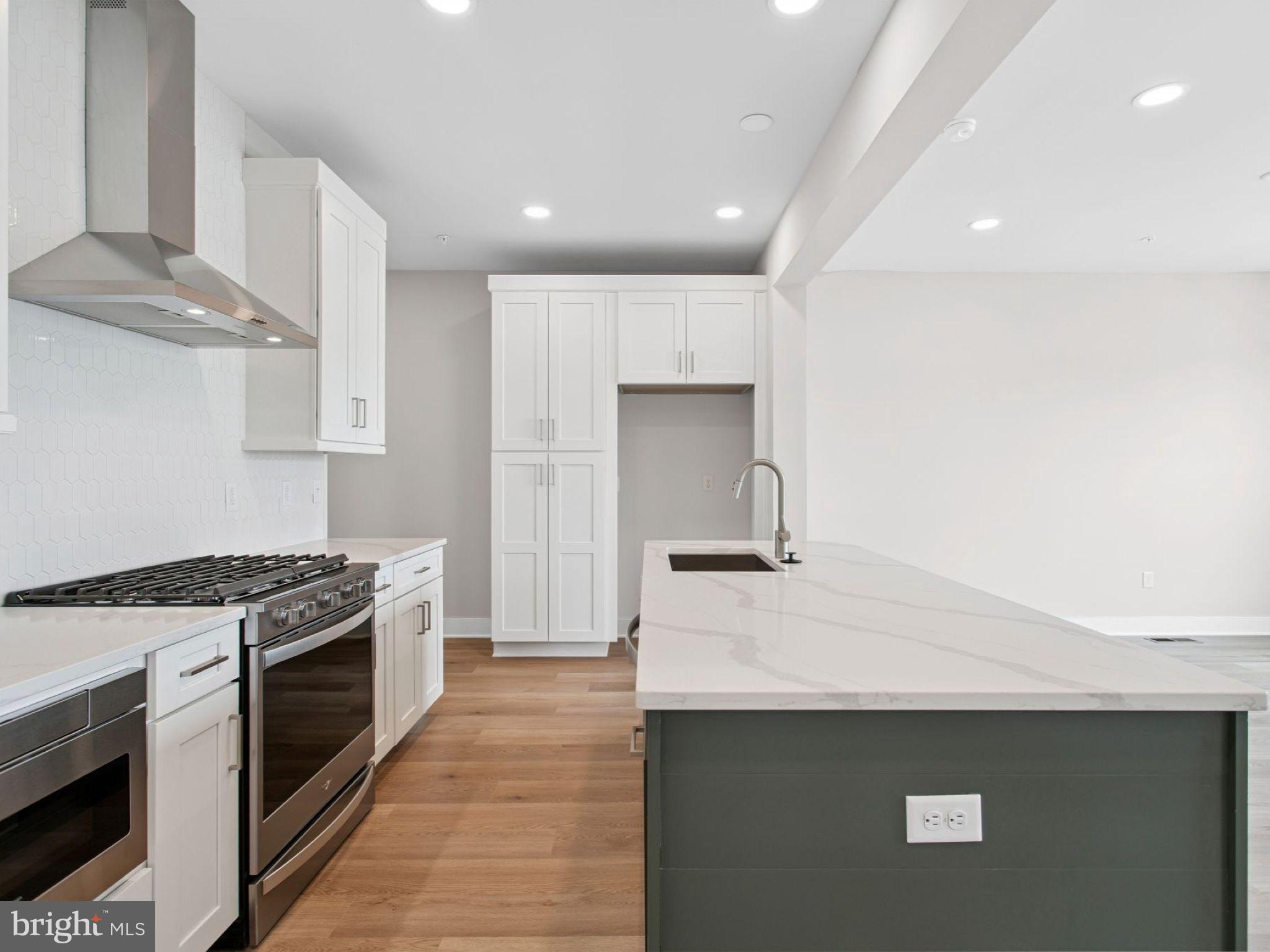 FLORIN HILL - Residential