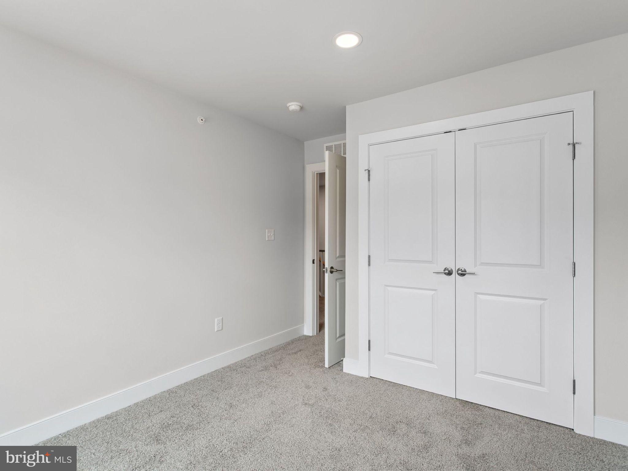 FLORIN HILL - Residential