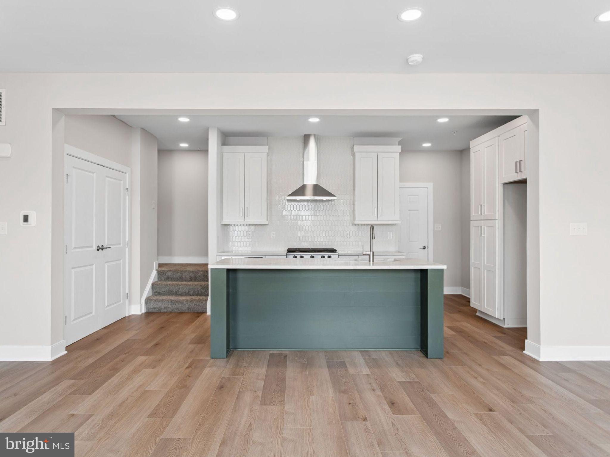 FLORIN HILL - Residential