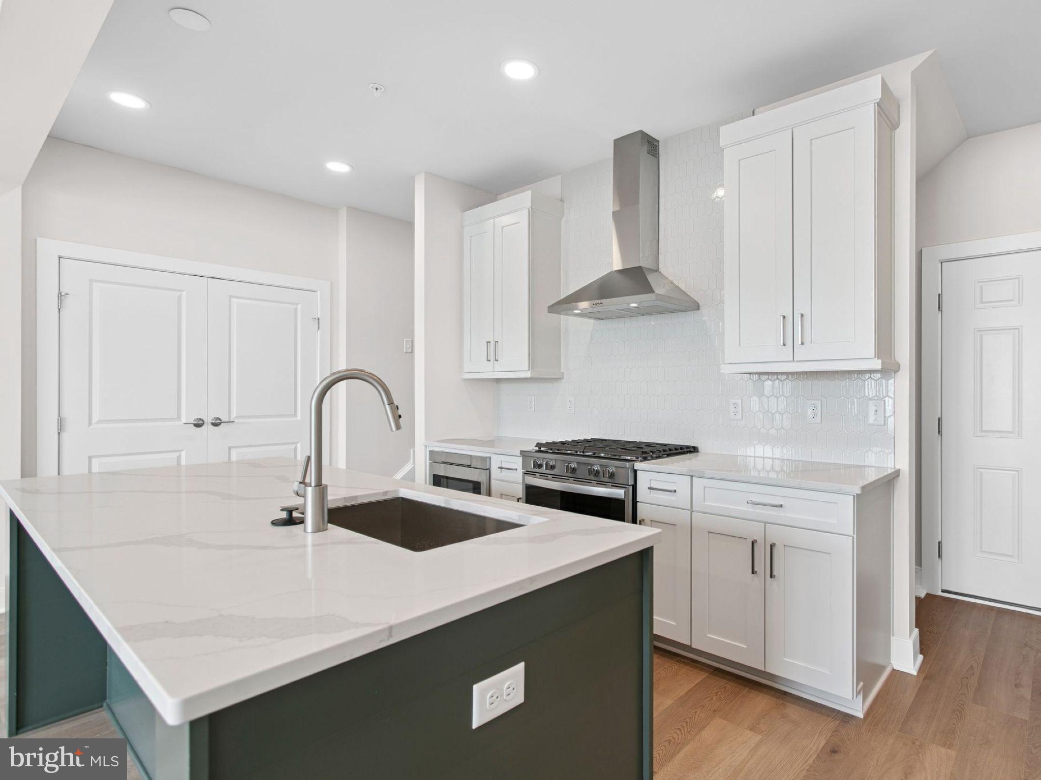 FLORIN HILL - Residential