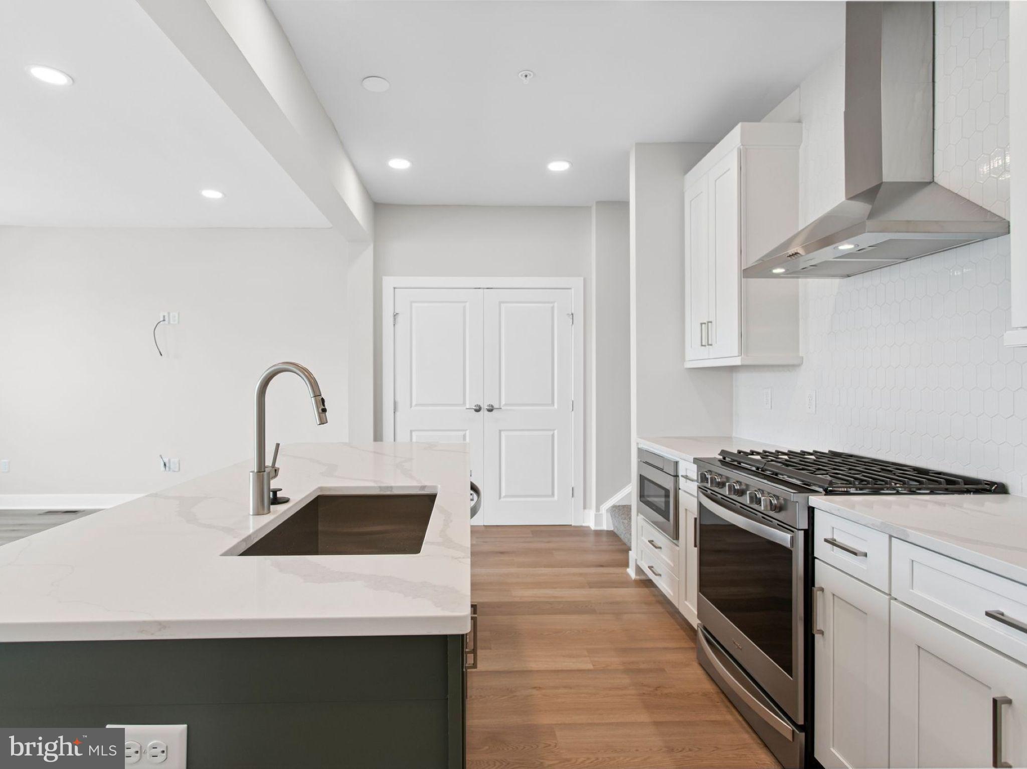 FLORIN HILL - Residential