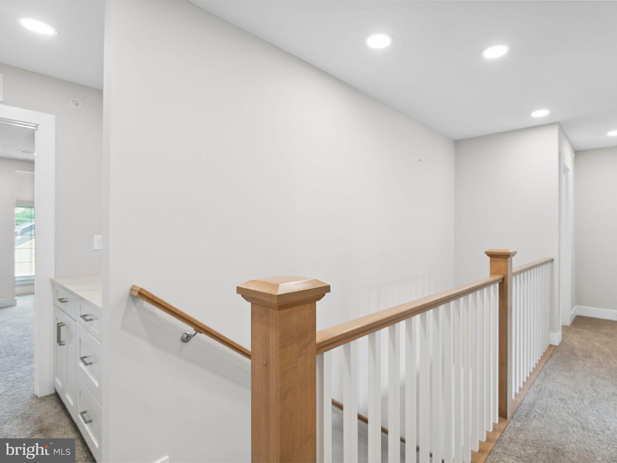 FLORIN HILL - Residential