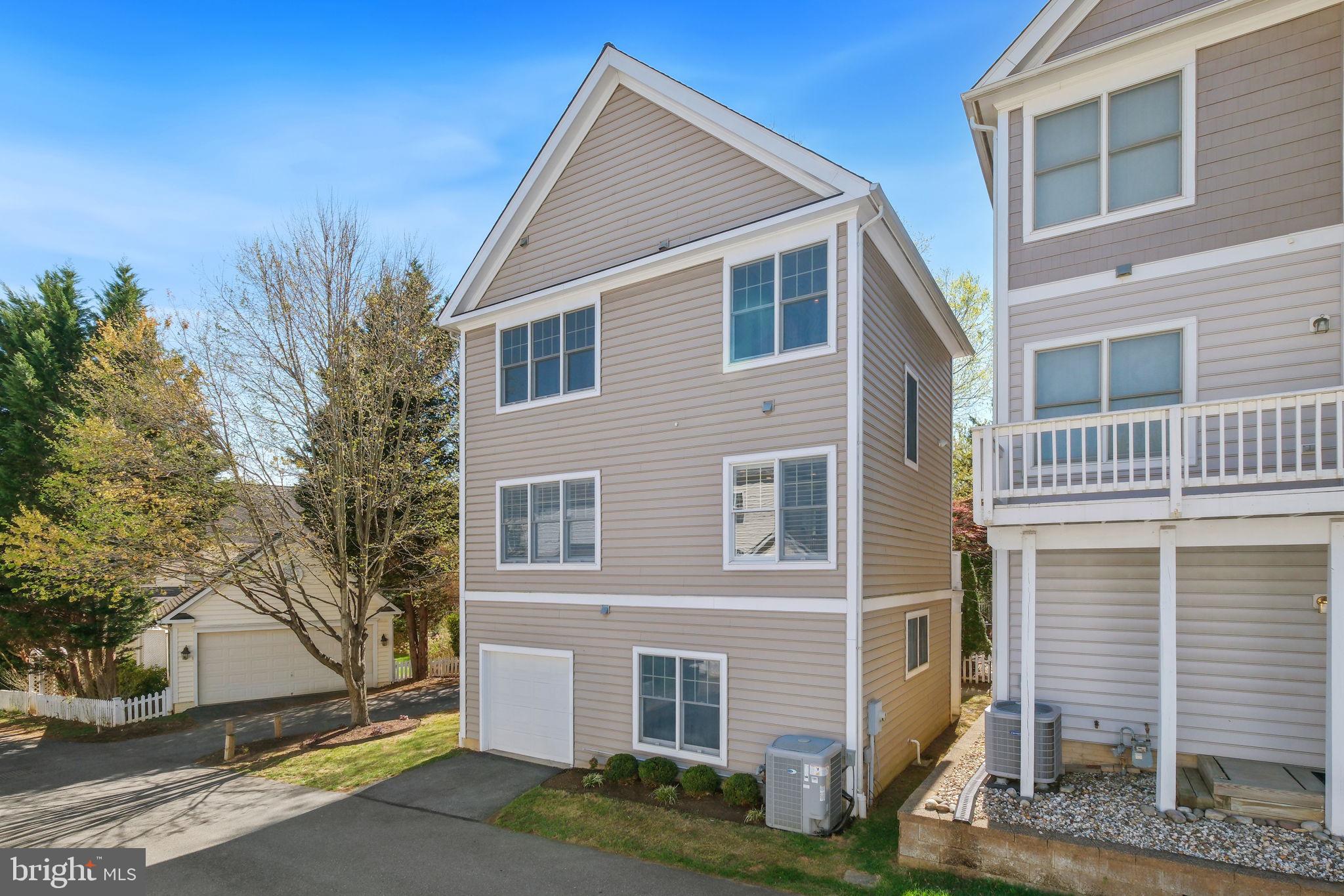 LAKELANDS - Residential