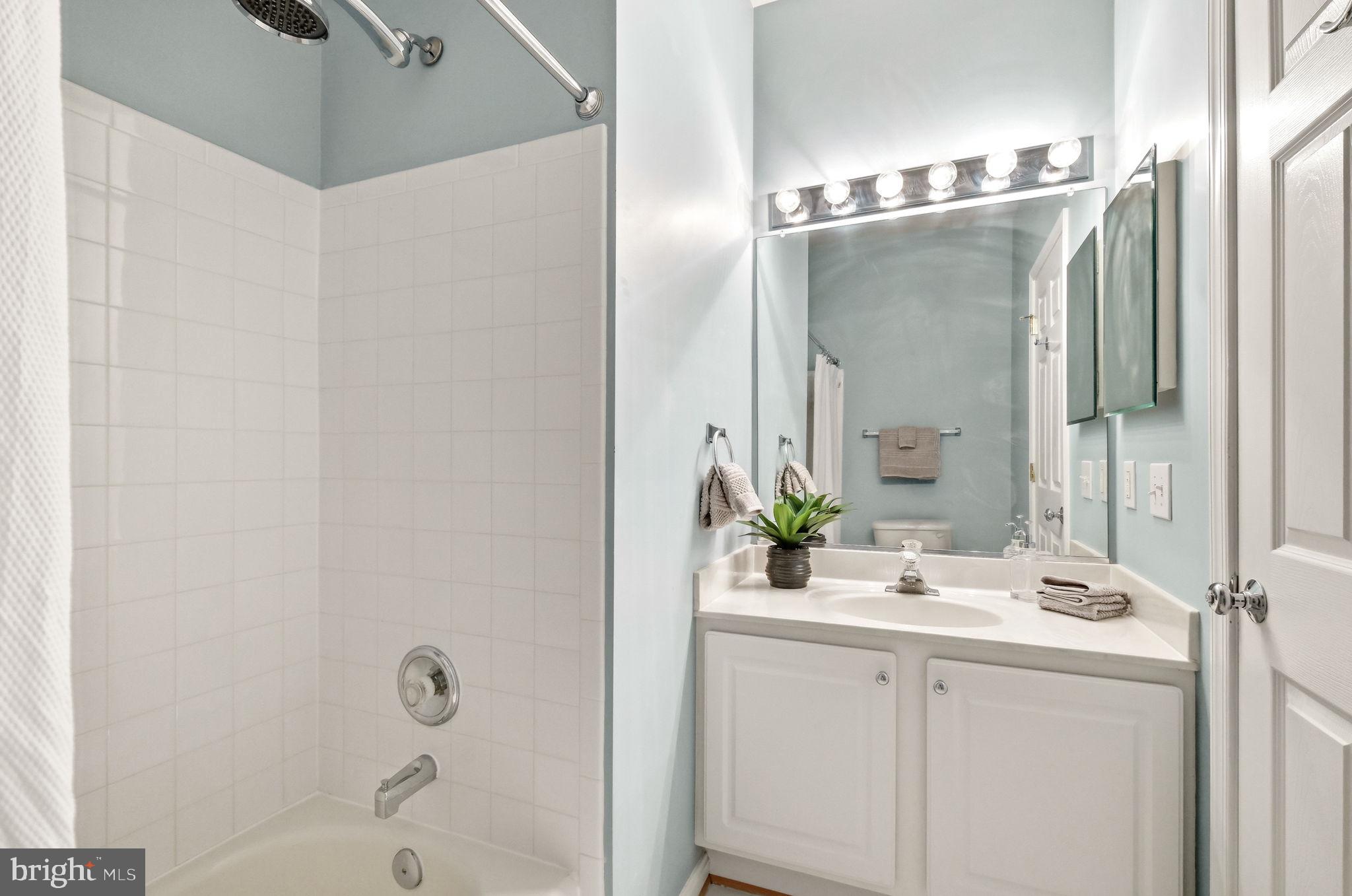 LAKELANDS - Residential