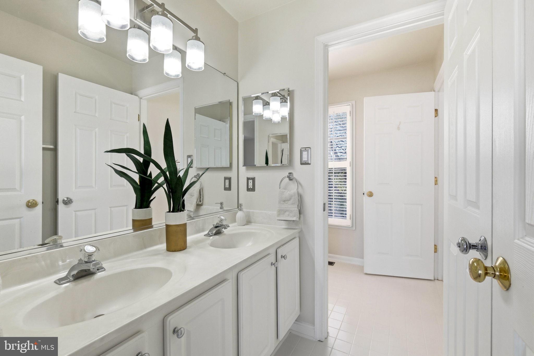 LAKELANDS - Residential