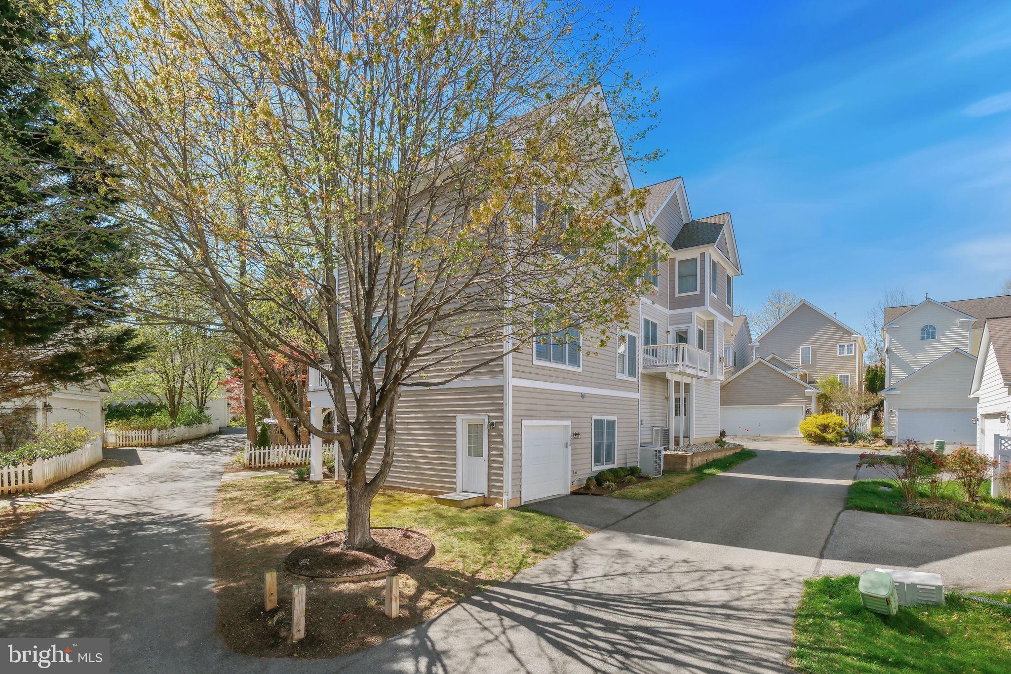 LAKELANDS - Residential