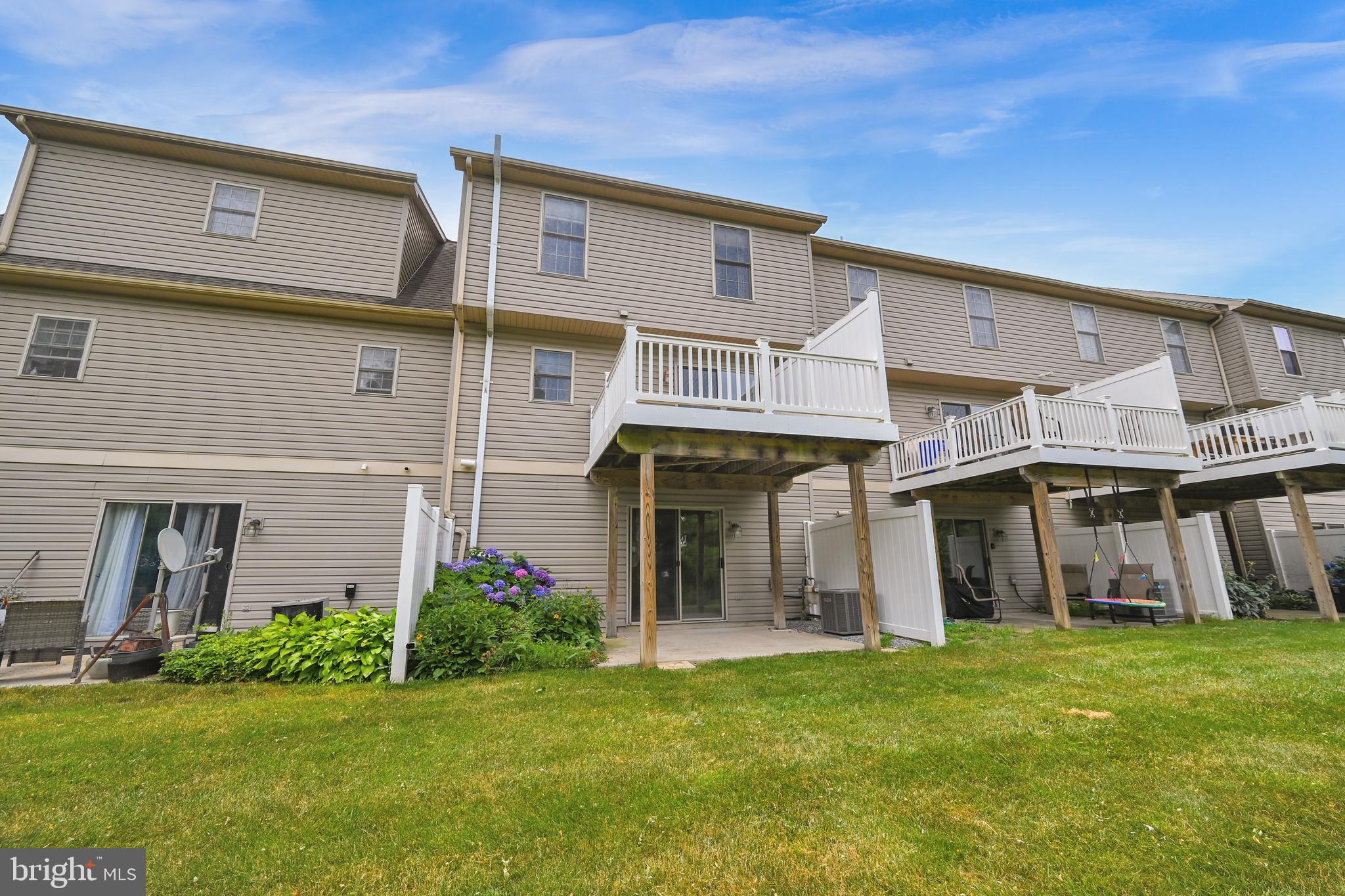 CROWN POINTE CONDOMINIUMS - Residential