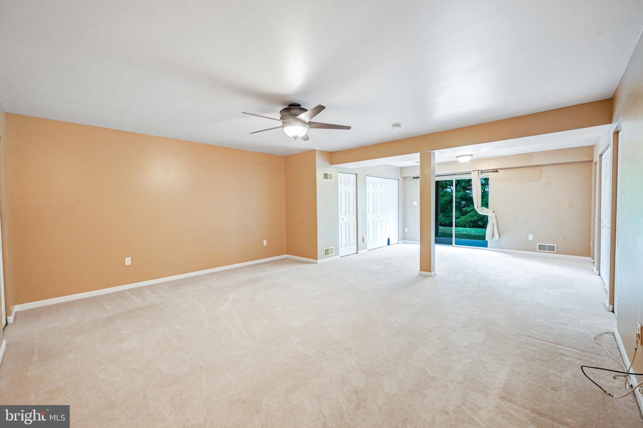 CROWN POINTE CONDOMINIUMS - Residential