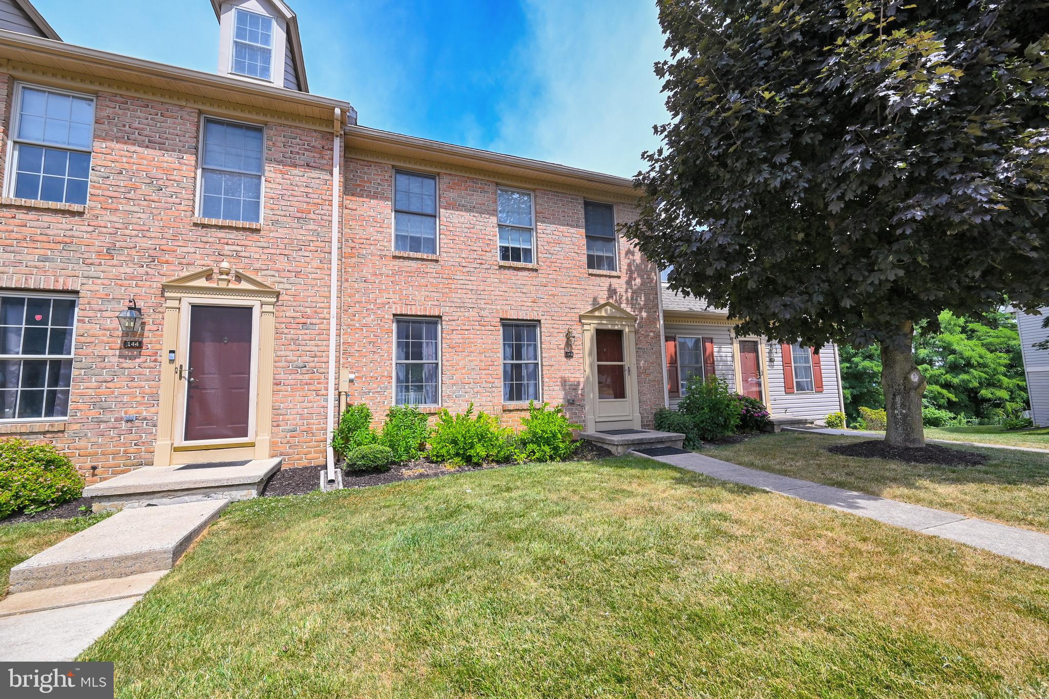 CROWN POINTE CONDOMINIUMS - Residential