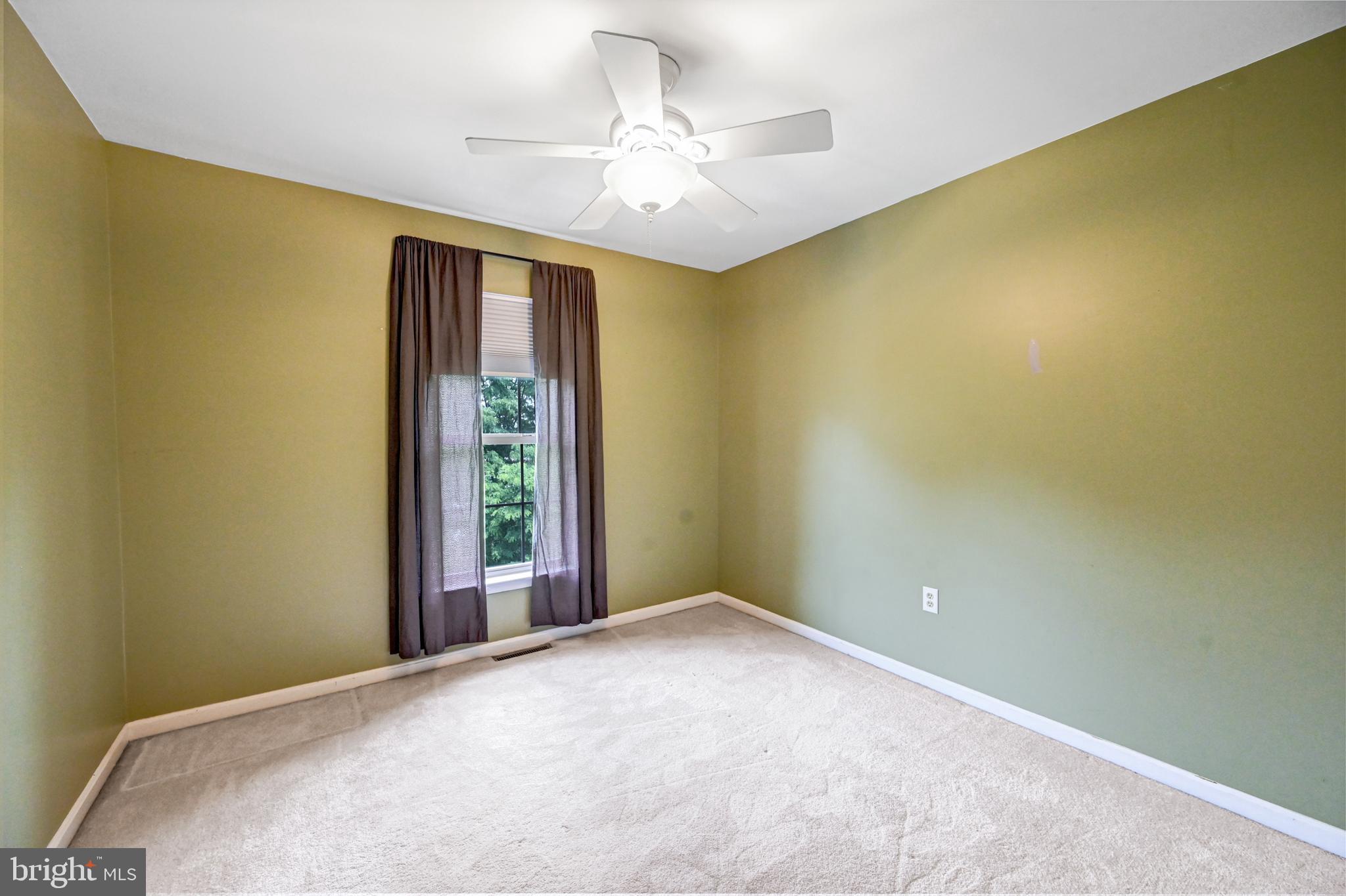 CROWN POINTE CONDOMINIUMS - Residential