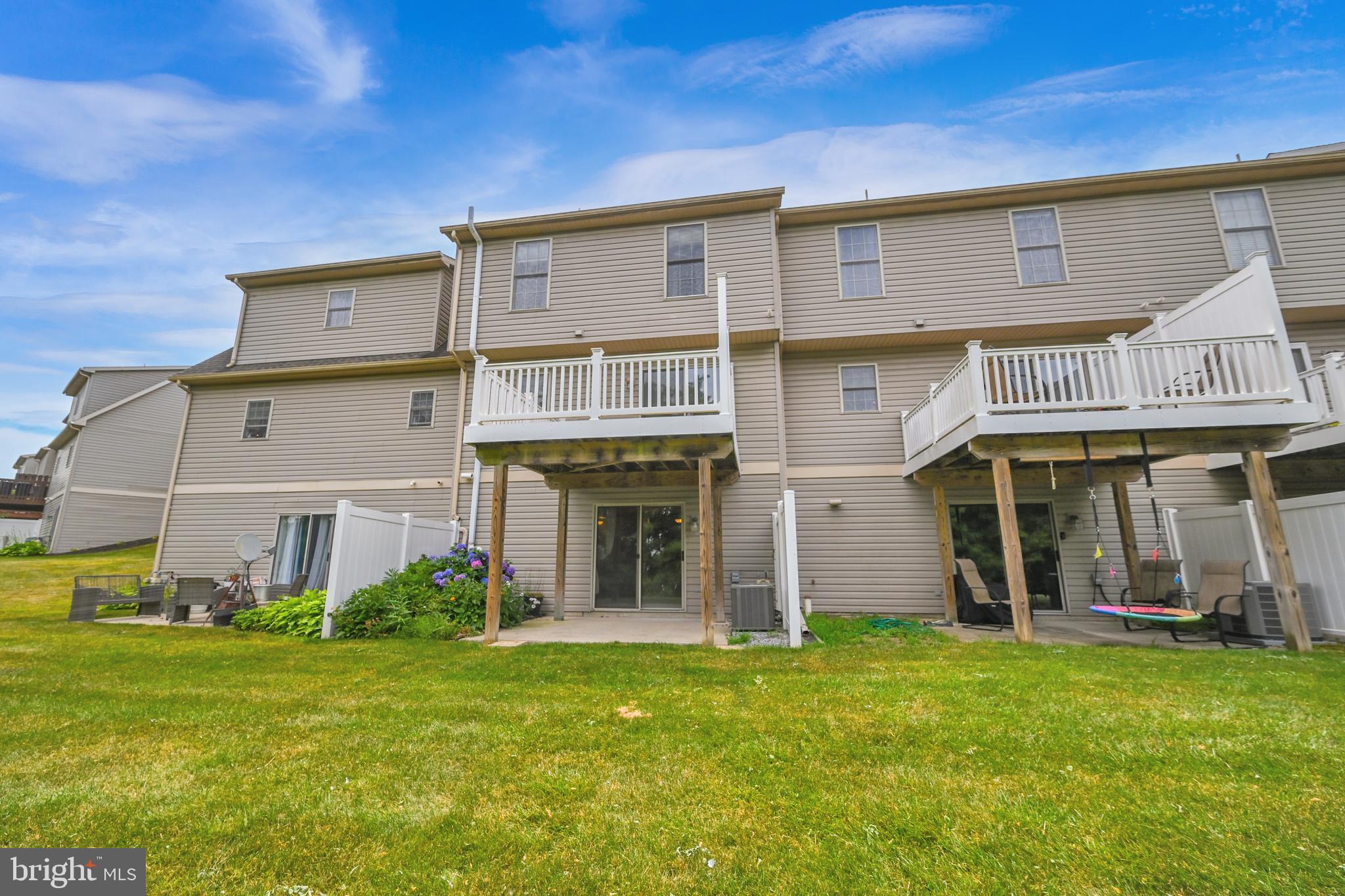 CROWN POINTE CONDOMINIUMS - Residential