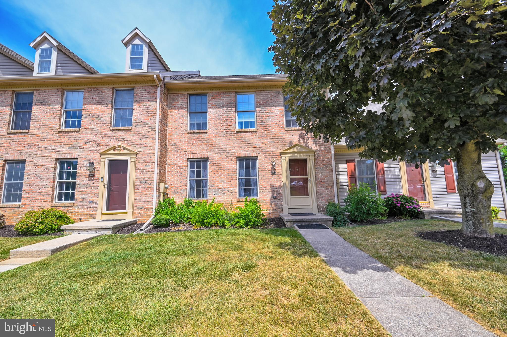 CROWN POINTE CONDOMINIUMS - Residential