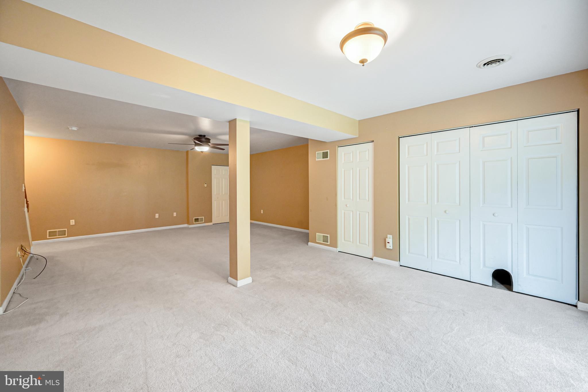 CROWN POINTE CONDOMINIUMS - Residential