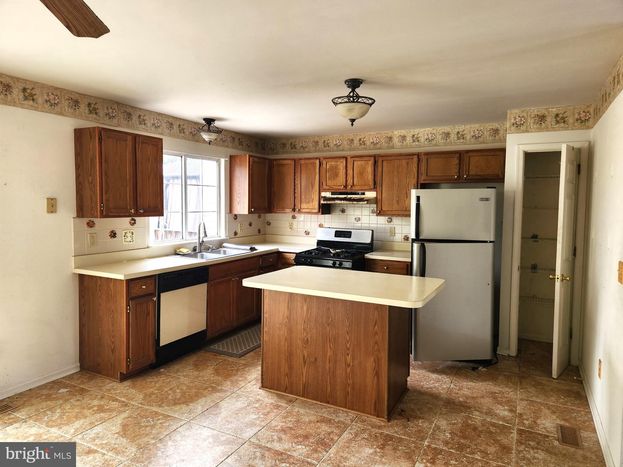 409 FEATHER DRIVE