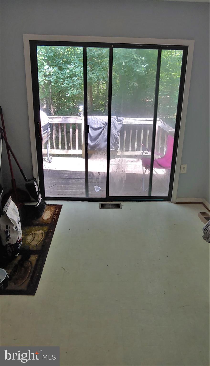 LAKE CAROLINE - Residential