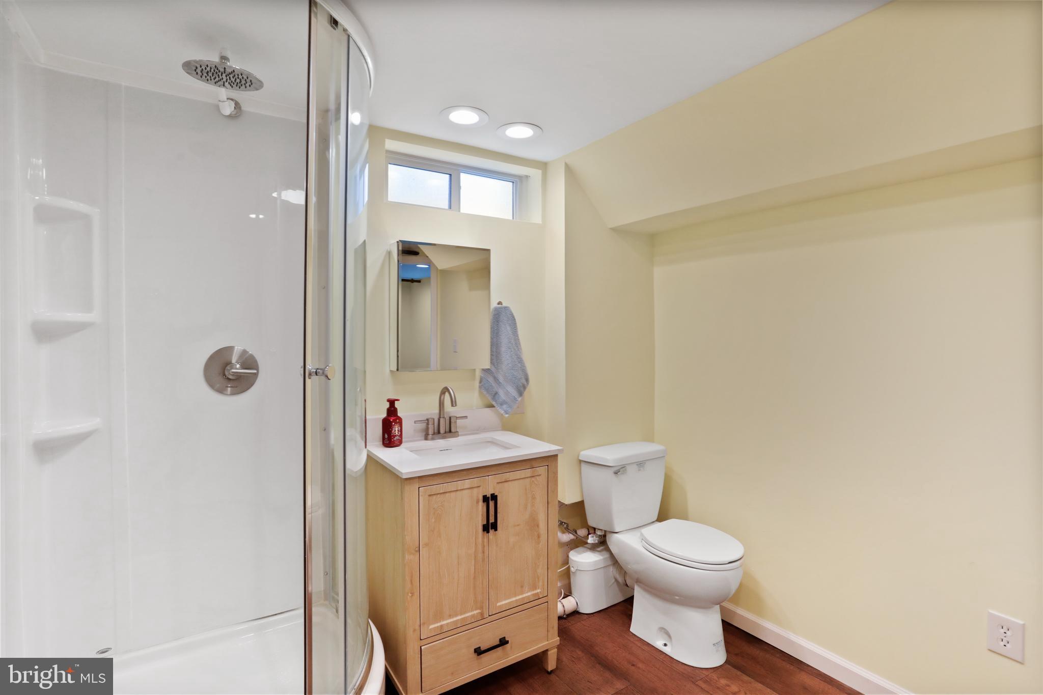 HEDGESVILLE - Residential