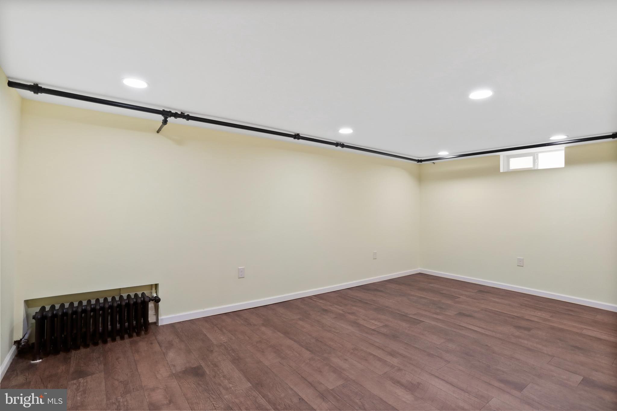 HEDGESVILLE - Residential