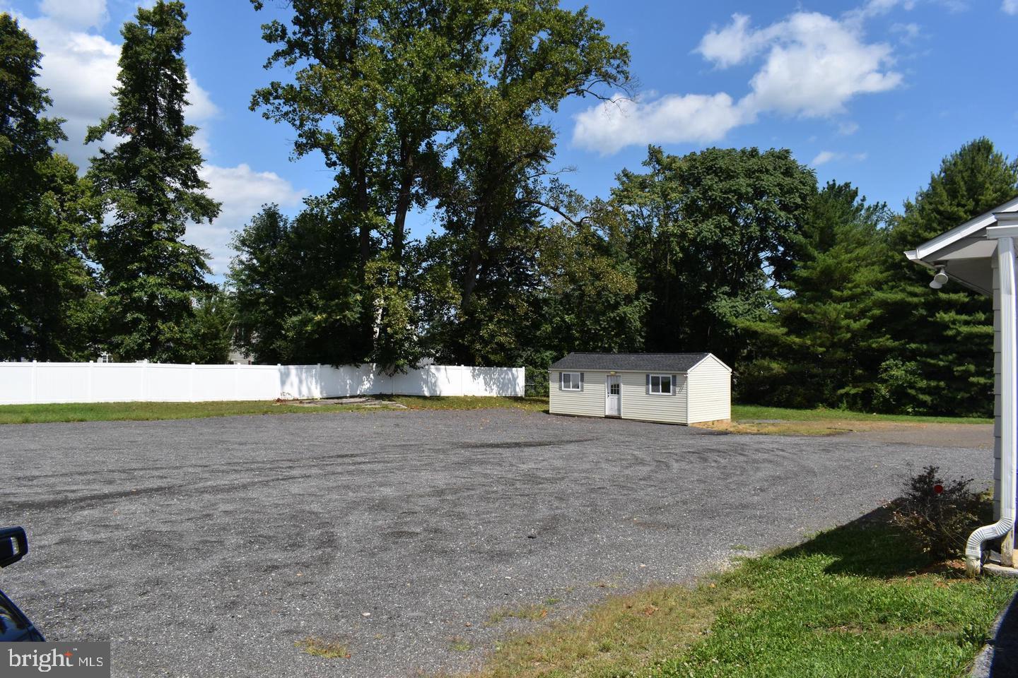 HEDGESVILLE - Residential