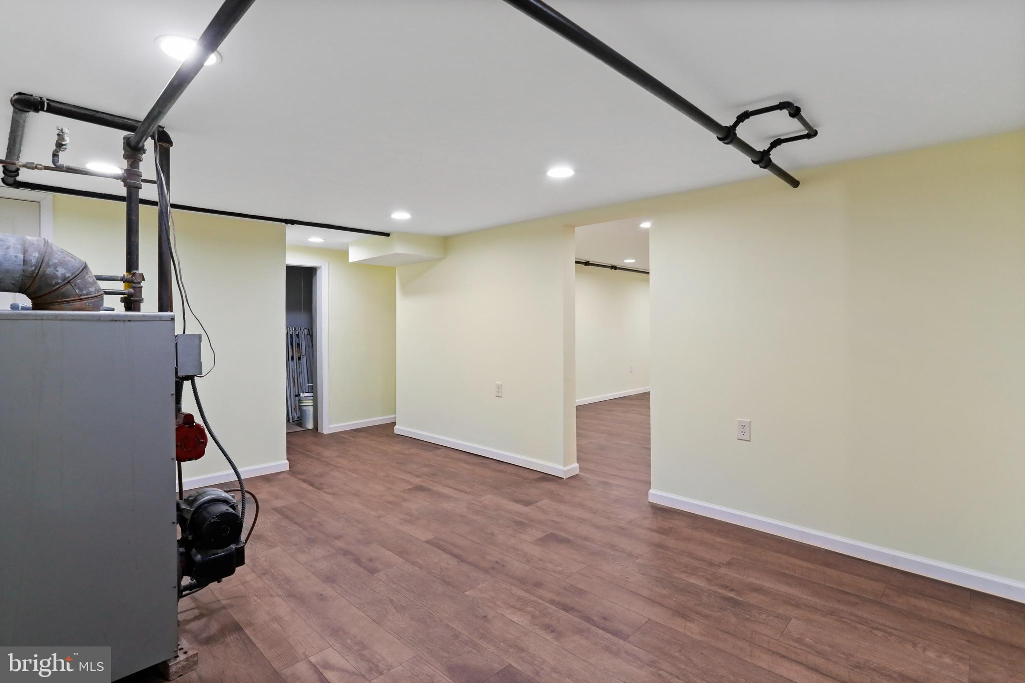 HEDGESVILLE - Residential