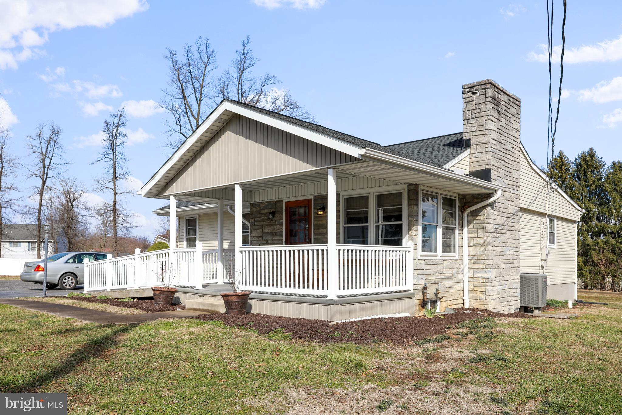 HEDGESVILLE - Residential