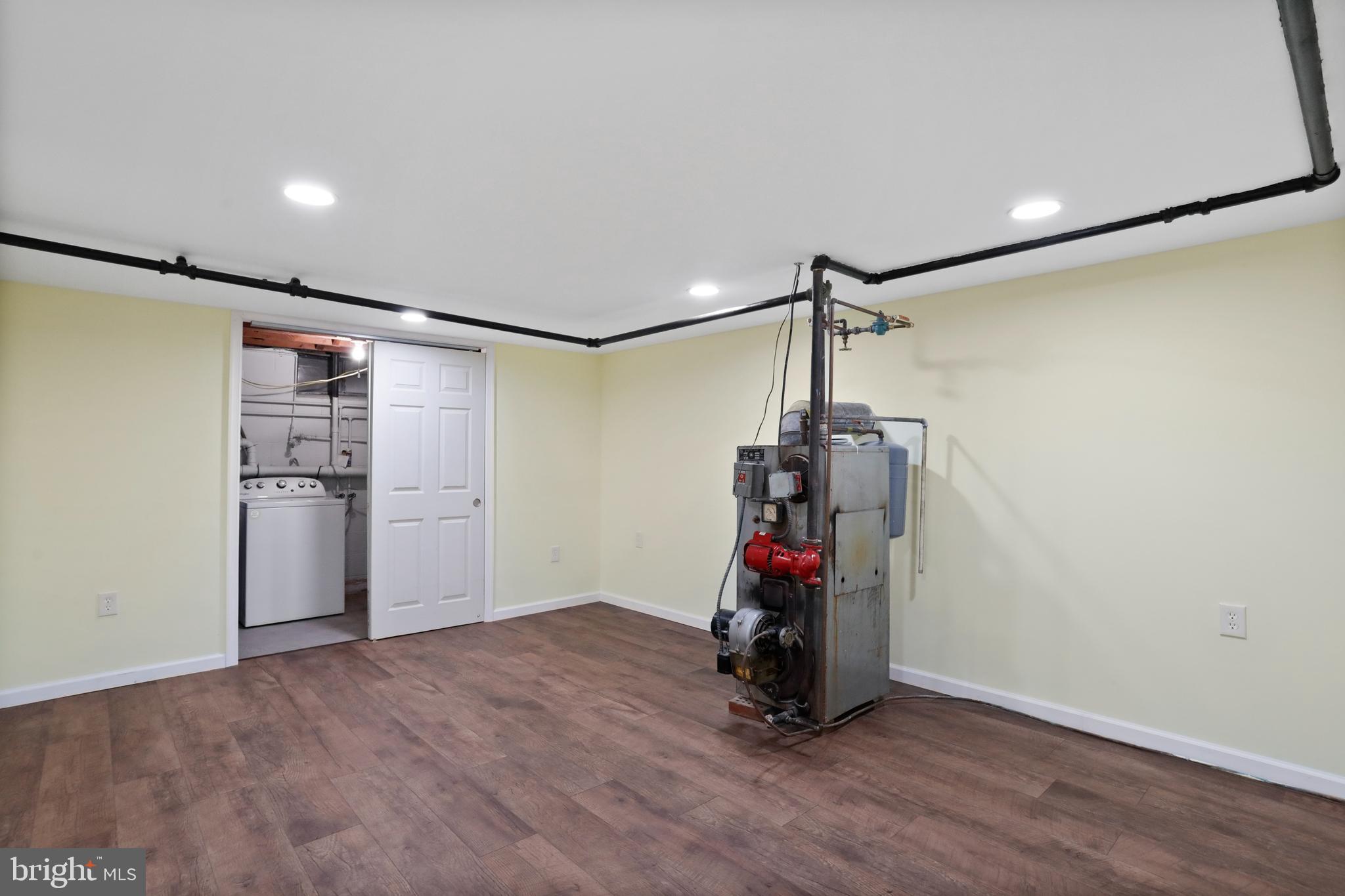 HEDGESVILLE - Residential