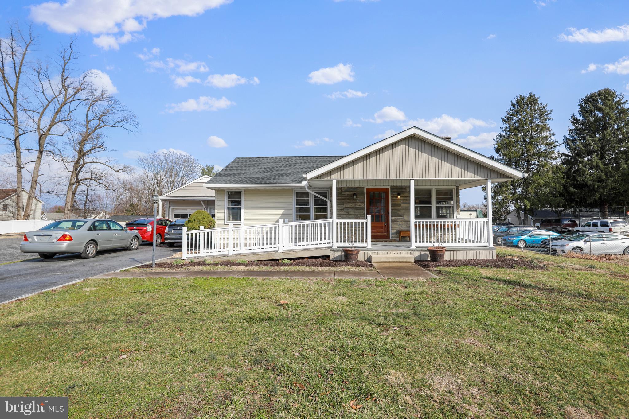 HEDGESVILLE - Residential