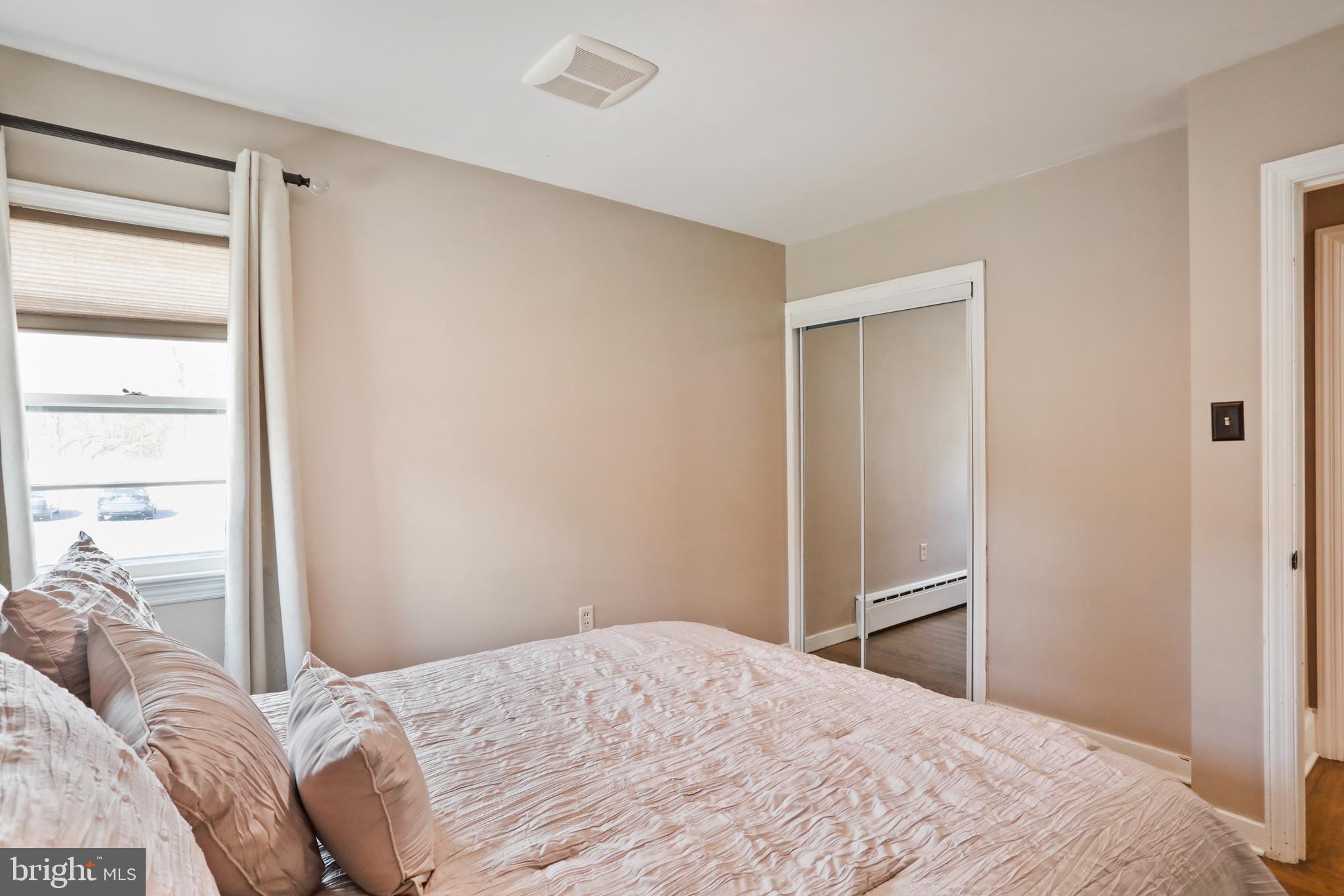 HEDGESVILLE - Residential