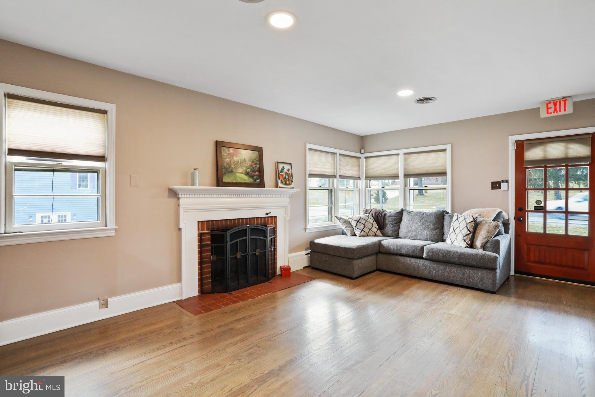 HEDGESVILLE - Residential