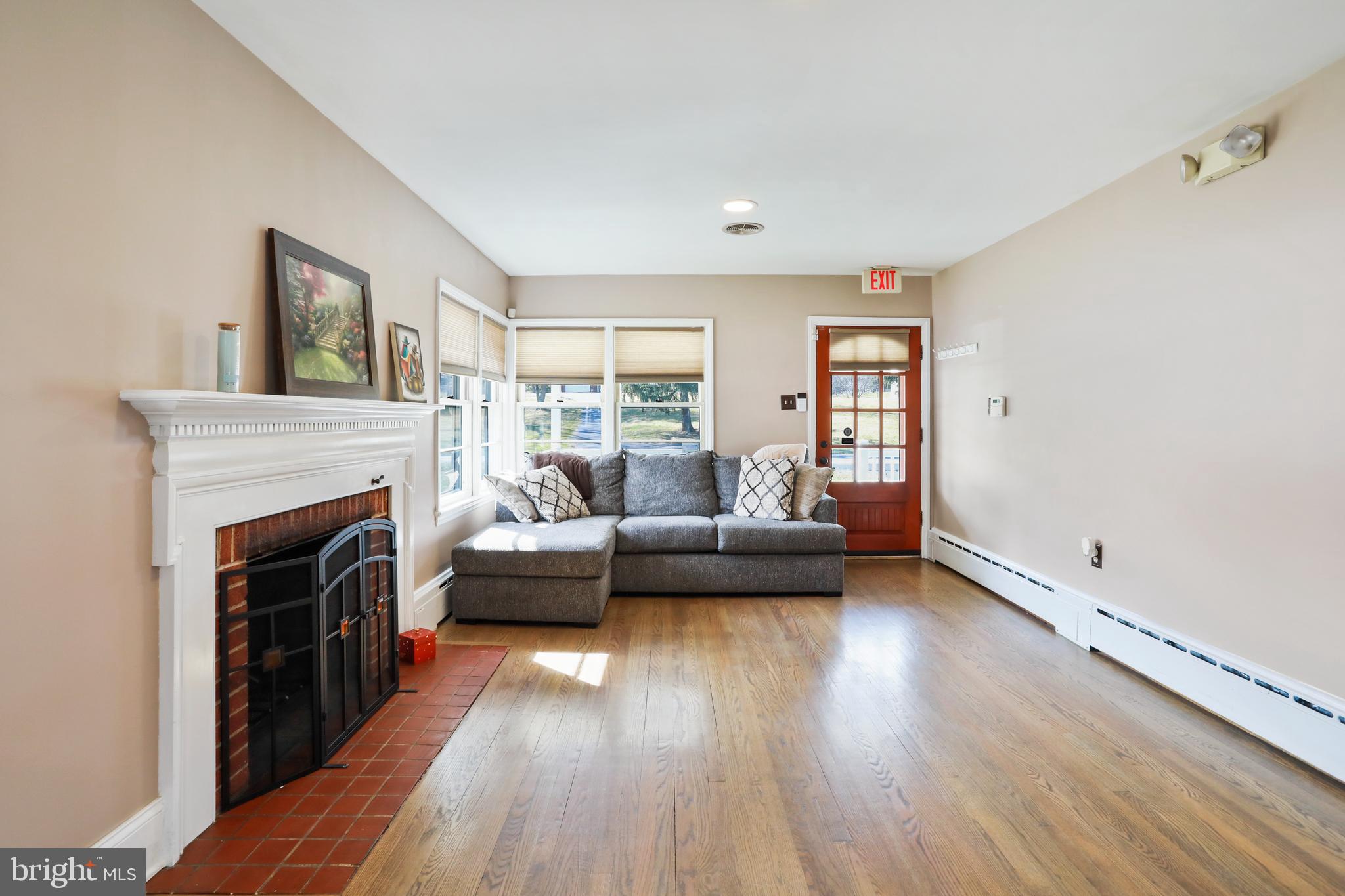 HEDGESVILLE - Residential