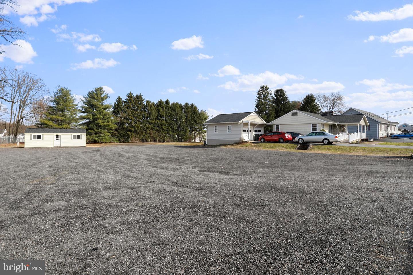 HEDGESVILLE - Residential